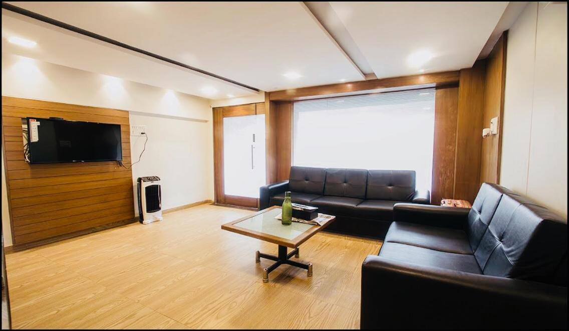 Qubestay Airport Capsule Hotel & Hostel Мумбаи Экстерьер фото